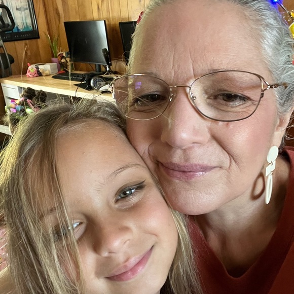 Meet your Posher, Karen - Picture 1 of 1